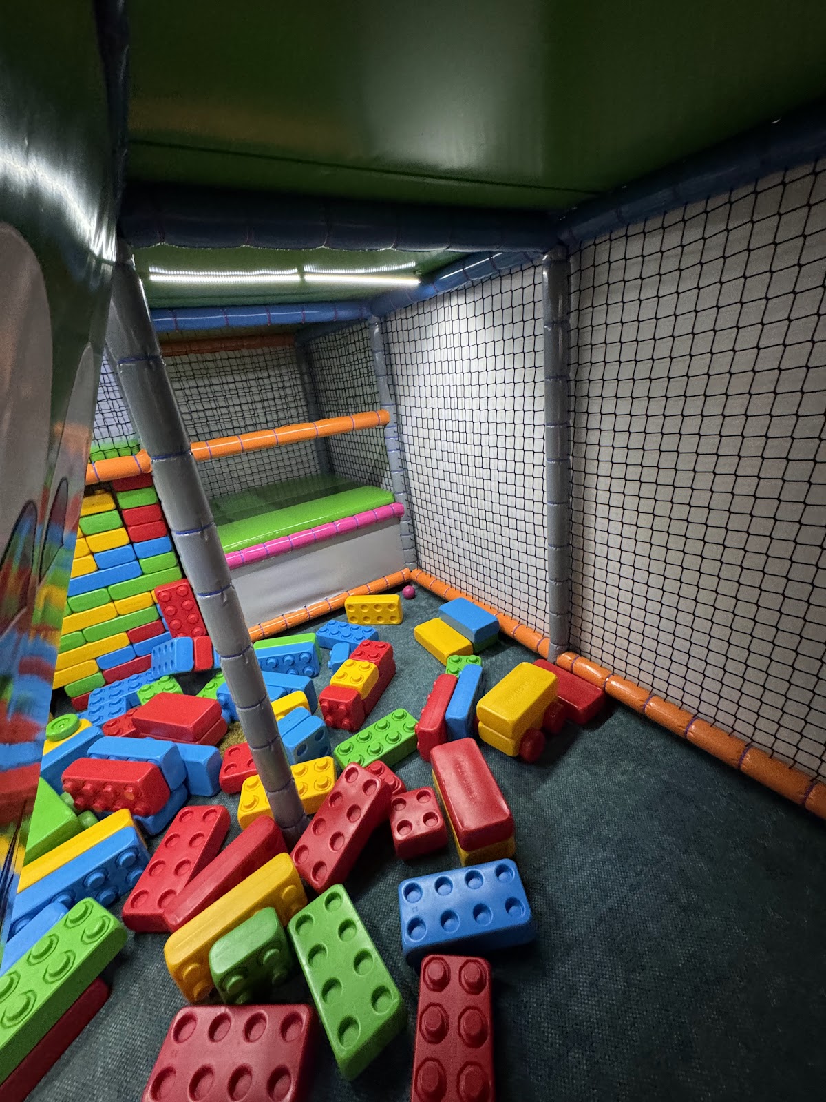 Sala zabaw i Park Trampolin Bingo-Bongo Koszalin