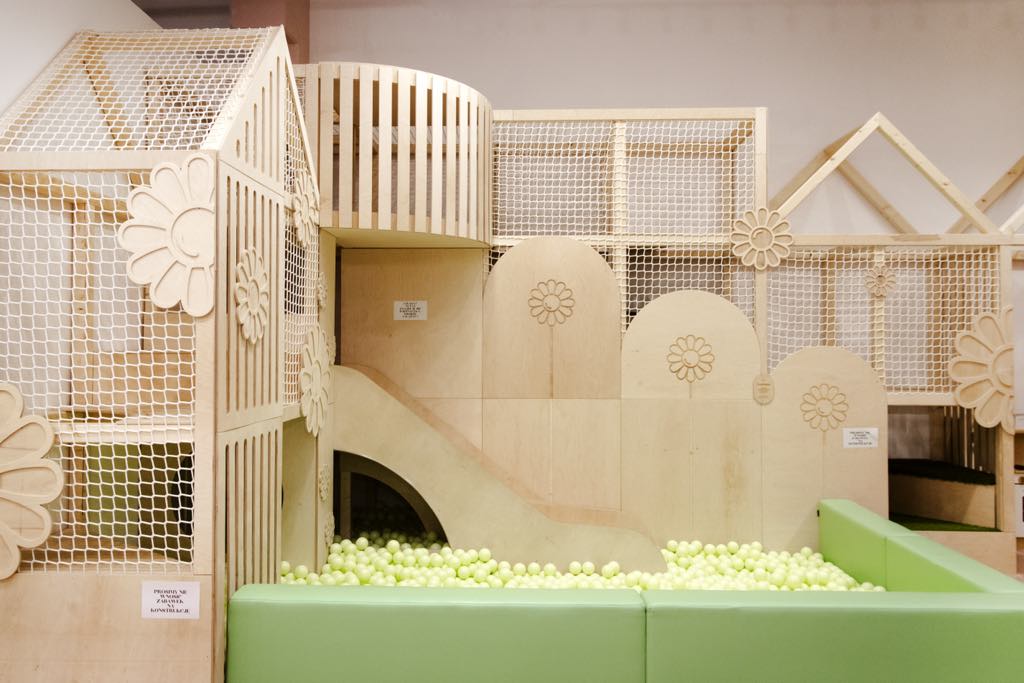 La Famille Kawa i Zabawa | sala zabaw | naturalna bawialnia | małpi gaj | matcha