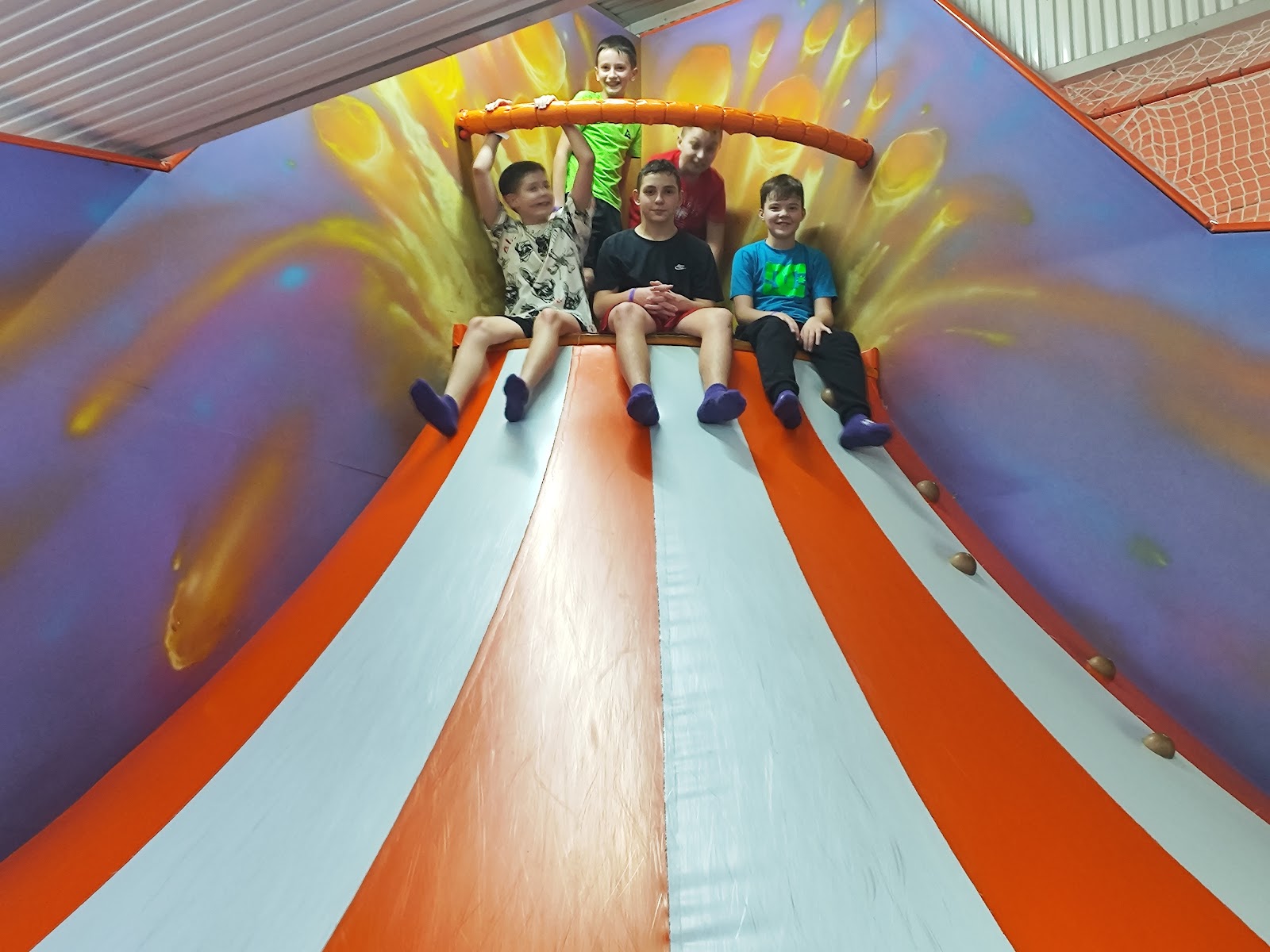 HOP EŁK - Park Trampolin, Dmuchańców i Sala Zabaw
