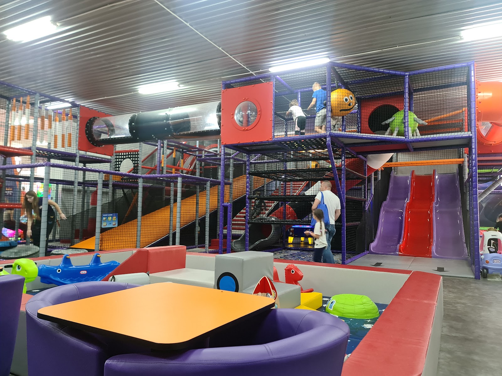 Photo of HOP EŁK - Park Trampolin, Dmuchańców i Sala Zabaw