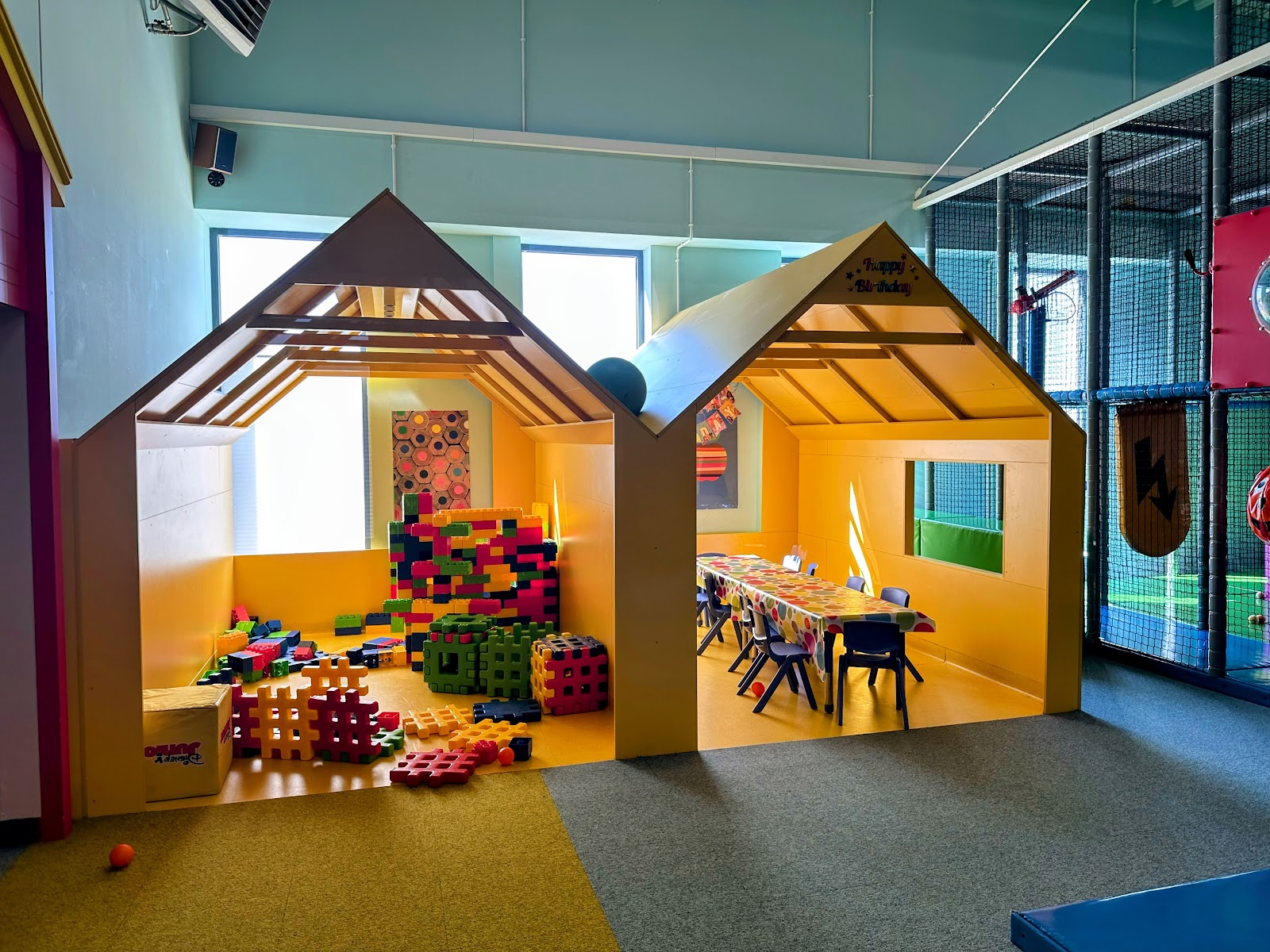Photo of MILU - Sala zabaw Częstochowa - Urodziny dla dzieci | Komunie | Warsztaty | Kawiarnia dla rodziców